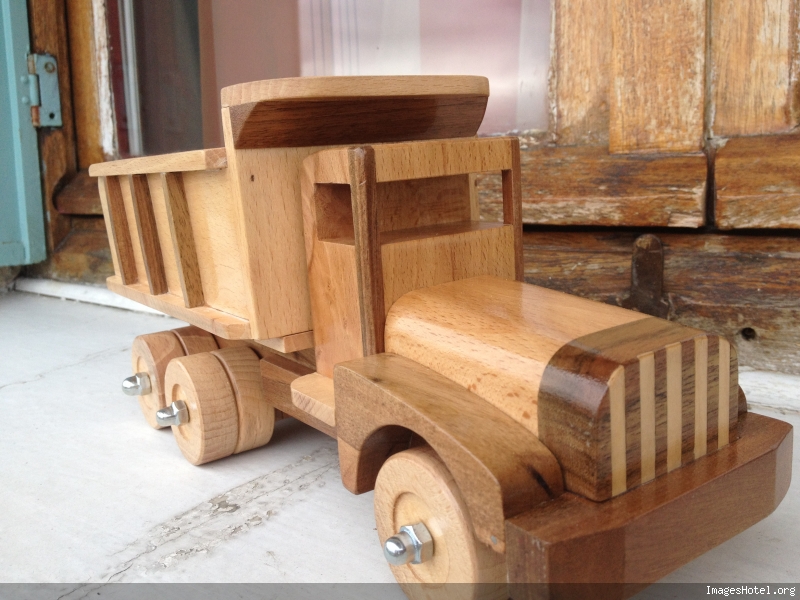 camion bois jouet