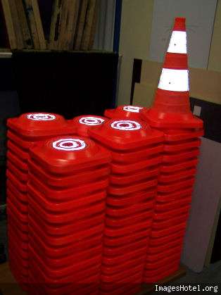 borne de signalisation retractable reflechissante