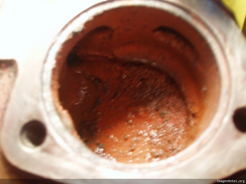 Mousse marron dans liquide de refroidissement