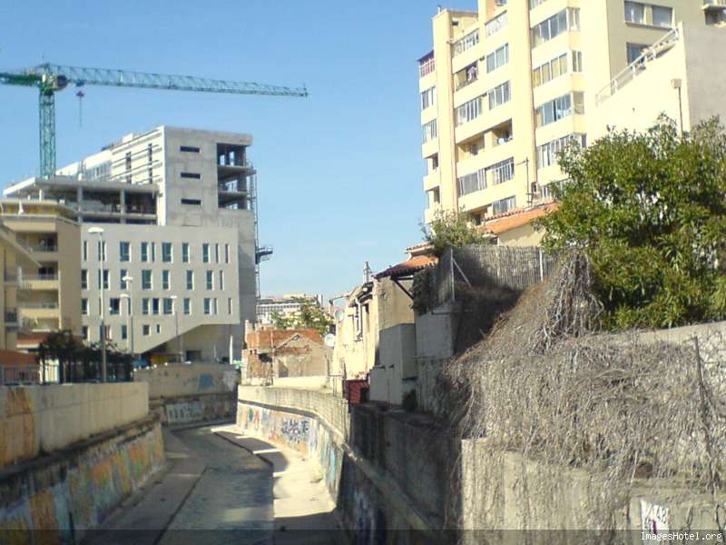 http://www.imageshotel.org/images/urbanoids/urbanismemarseille021.jpg
